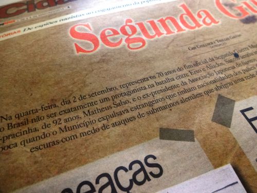 ボケニュース紙の戦後70年特集で、第二次世界大戦の公式終了日は1945年9月2日と記された前書きの部分