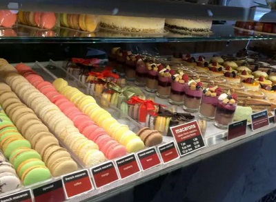 次はマカロンにしようかしら