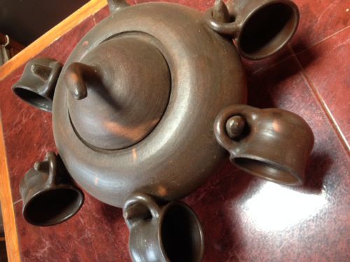 チリの田舎でよく使われるグレダと呼ばれる粘土を使って作った鍋。