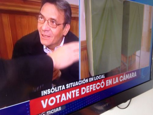 カーテンの中でなんと、ウンチを漏らしてしまったというニュースが大体的に放送には驚きました。