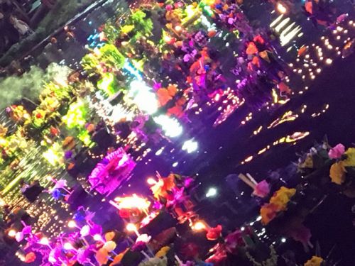 幻想的に漂うクラトンの灯り