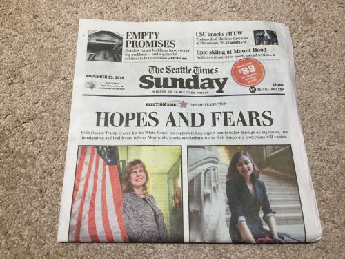 投票後、最初の日曜日に発行された新聞の一面。Hopes and Fears.（希望と恐怖）のタイトルで、トランプ支持者と移民の学生の記事を掲載