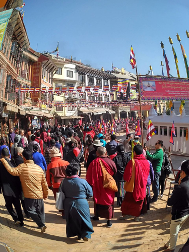 回廊と観覧席が設けられたボウダナート