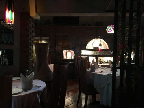 クラシックな造りが魅力的な店内