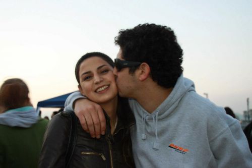 ハグやキスなどのスキンシップの嵐が一般的なチリのカップル