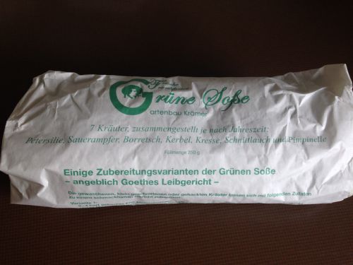 このような包みの中に７種類のハーブがすべて入って売られています。スーパーで2.50~3ユーロ（約350ほど）。