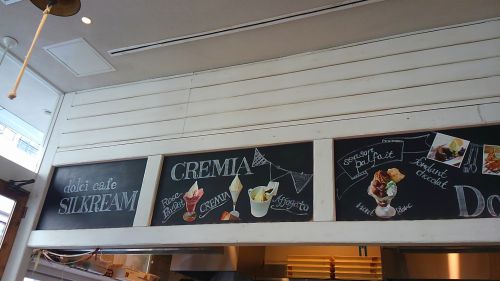 黒板メニューも手書きでかわいいです。