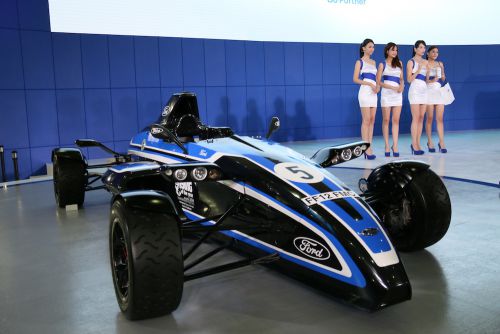 去り際に見たフォードのブース