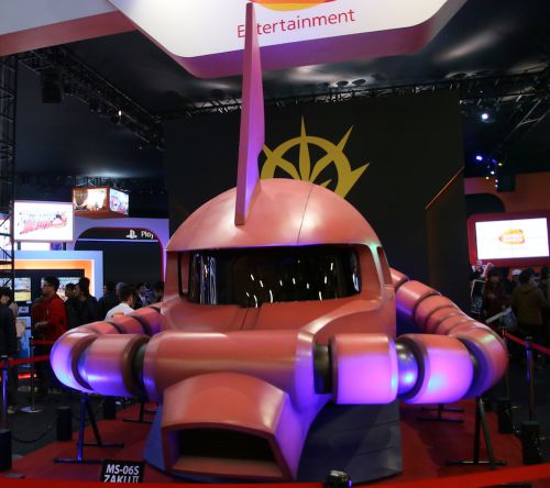 実物大　シャアザクの頭部