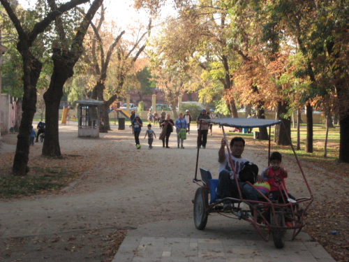 30分約400円のレトロなレンタル自転車。
