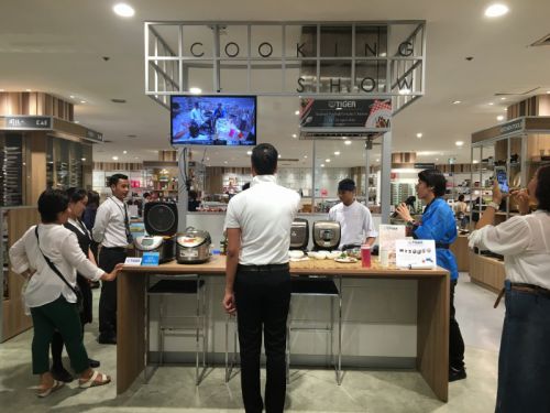 見物人はあまり多くありませんが。。。