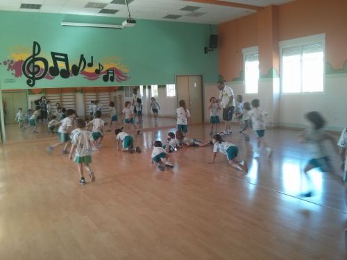 意外にも授業参観もあり子どもたちの毎日の生活を半日垣間見れました。