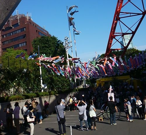 たくさんの人が見にきていました。