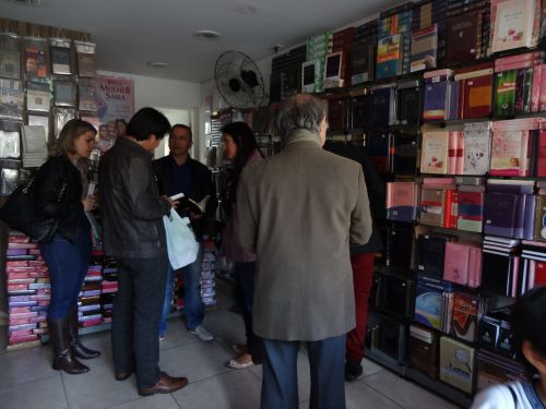 サンパウロ市内の聖書専門店が立ち並ぶ通りの店の一軒