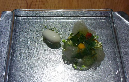 確かに、なんと表現していいかわからないデザートです。