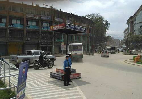 従来型はスポンサー広告がうるさく、デザインもイマイチ。わずかな日陰にＩＮ。