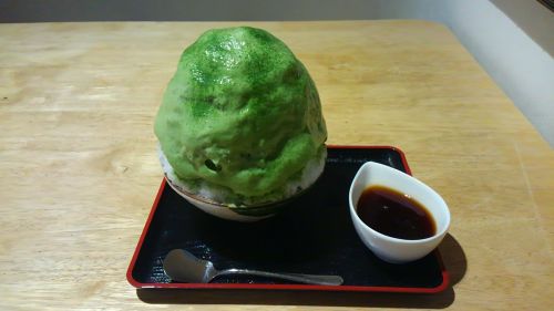 横にあるのが蜜。味を選べます。