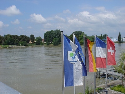 英国が去った後は、フランス・ドイツが先頭に立ってEUを引っ張っていくのでしょうか。（写真はスイス・ドイツ・フランス3国が交わる三国橋）