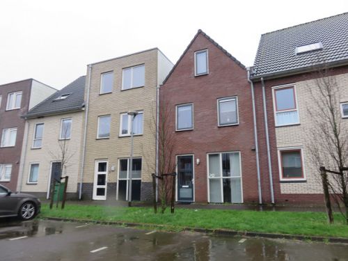 オランダの新興住宅地Almereにある家