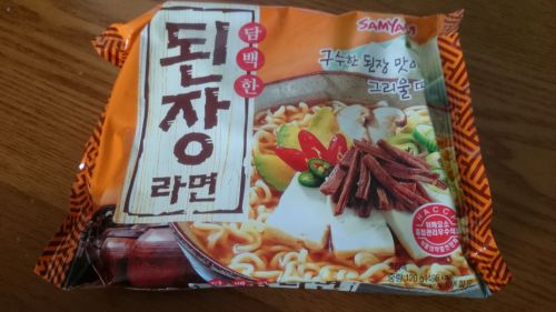 なんとなく辛くなさそうなパッケージの「テンジャン（韓国味噌）ラーメン」