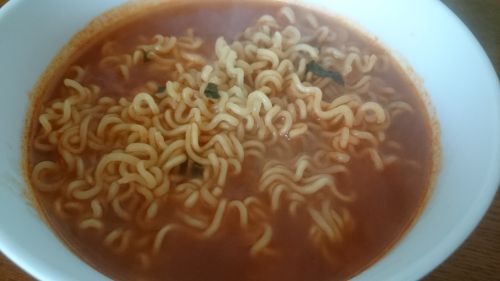 赤い…けれど、見た目ほどは辛くありませんでした