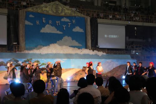 ダンスバトルもあり……