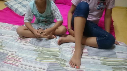 お父さん座りとお母さん座り、甥っ子姪っ子が写真協力してくれました