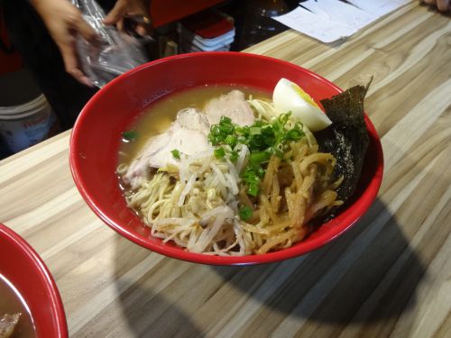 フードトラックのラーメン屋『ラーメンＫ』のラーメン