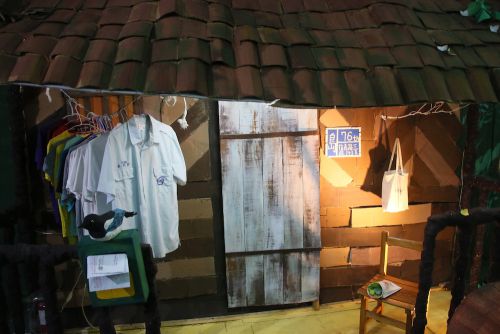 島に作った小屋