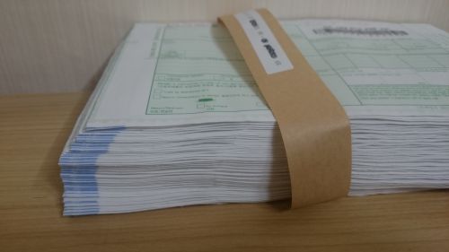 用意した船便ラベルを前に一時は心配しましたが…ひとまずは安心