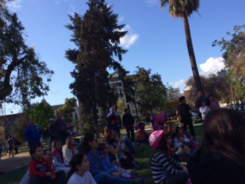 他にも家族連れやカップルら多くの人が楽しんでいました