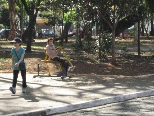 サンパウロ市の自宅前の公園で