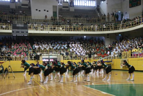 毎年恒例のチアリーディングコンテスト