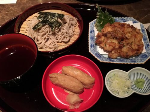 ちょっと贅沢にホテルのお店で年越しそばをいただきます