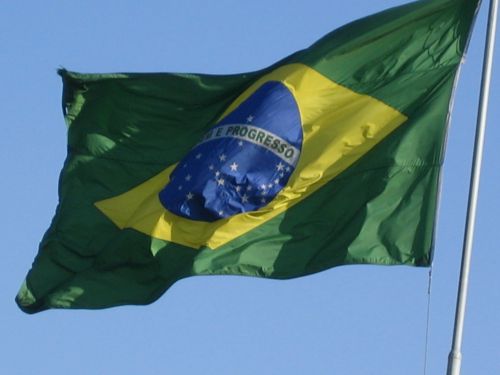 国民は国旗に強い敬意を払う