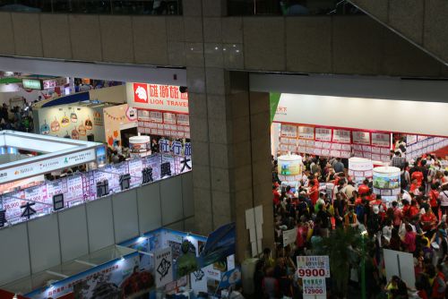 押すな押すなの大盛況