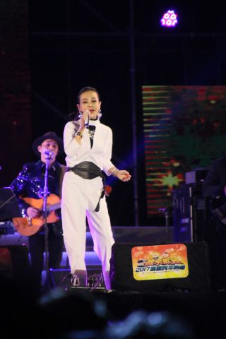 彭佳慧（ポン・ジャーフイ）