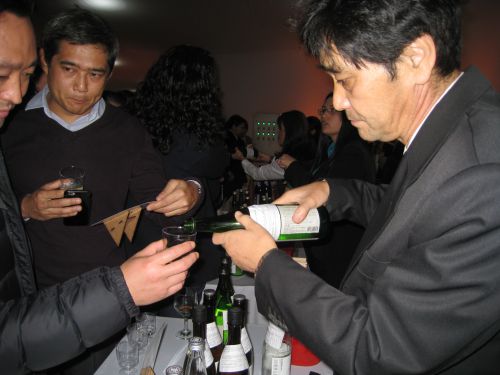 サンパウロ市で開かれた「國酒」のセミナー試飲会