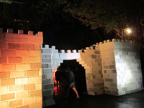 ゲートをくぐると……