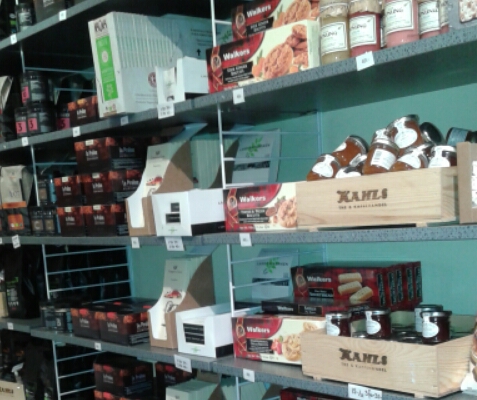 病院内に、こんなお洒落なお土産屋が