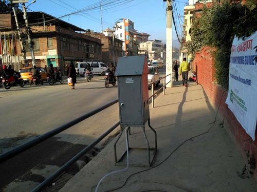 5つ星ホテルの前の大通り。土管埋設はいつ完了する？