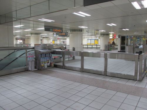 MRT松江南京(ソンジャンナンジン)駅