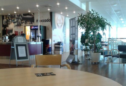 充実したカフェやレストラン