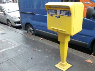 フランスの黄色いポスト