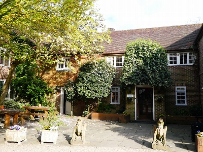 カンタベリーの郊外にあるマナーハウス