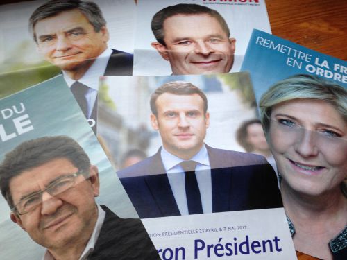 家に届いた今年の主な候補者たちのパンフレット