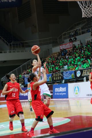 体格差を恐れず、反撃しますが…