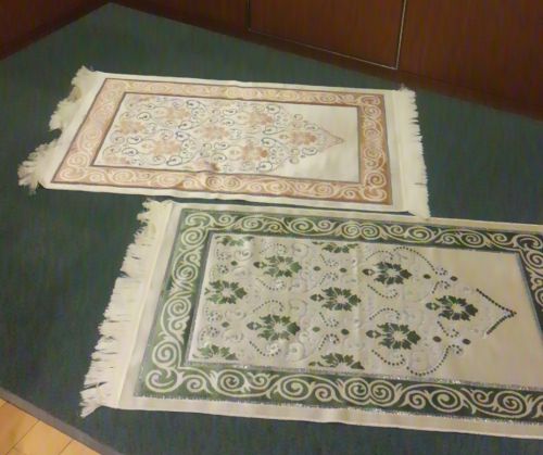 床に敷かれたじゅうたん