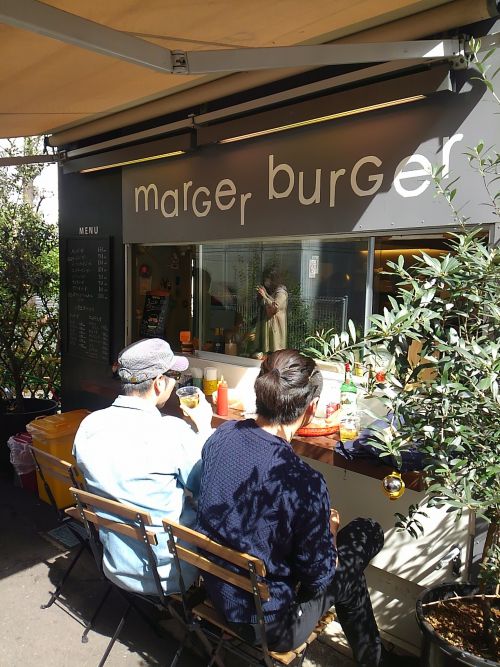 わずか数席。座れたらラッキー