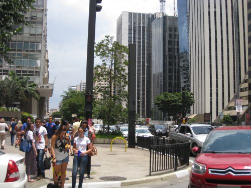 交通道徳はどこへ？（サンパウロ市内で）